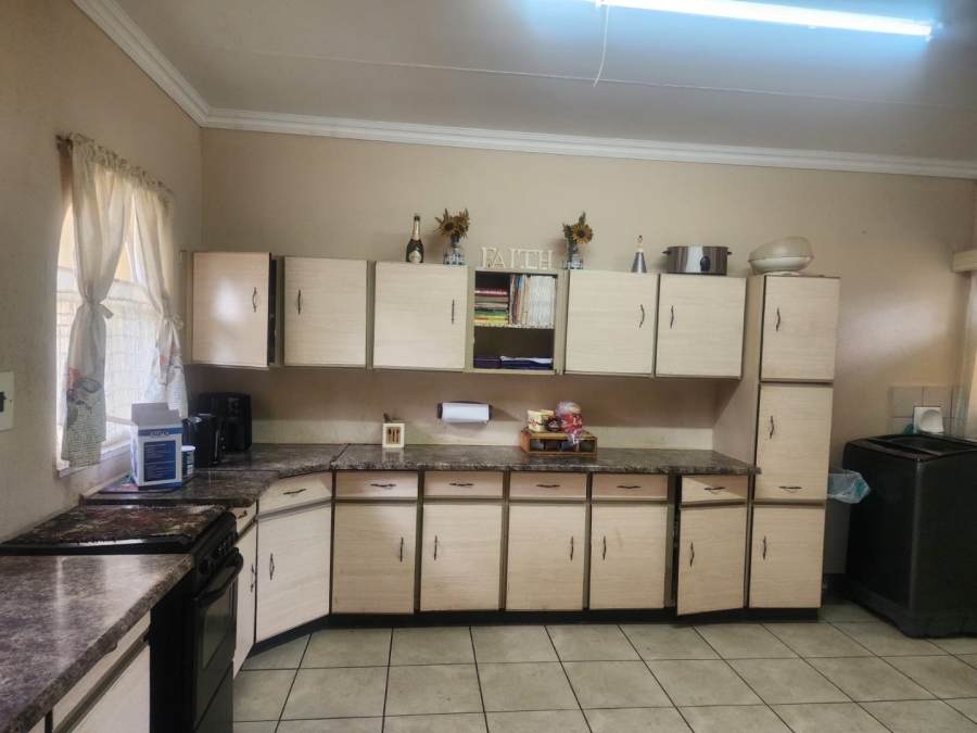 3 Bedroom Property for Sale in La Hoff North West